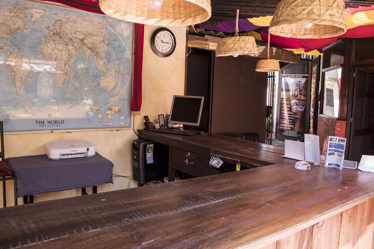 Split Hostel Antigua Ngoại thất bức ảnh
